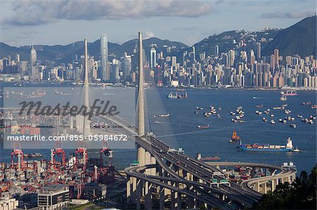 Surplombant le port de Victoria et cargo terminal, Kwai Chung, Hong Kong