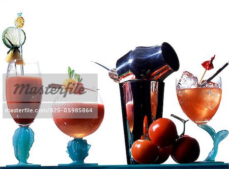 sélection de boissons à la tomate cocktail