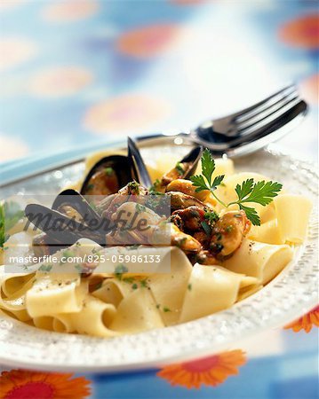 Tagliatelle with mussels