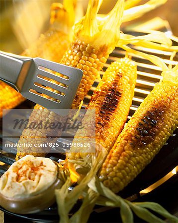 Grilled corn-on-the-cob with spicy butter