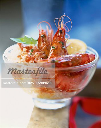 Mediterranean prawns with tomato and oranges