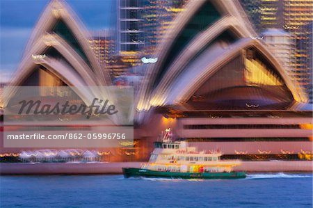 Australia, New South Wales, Sydney, Sydney Opera House, Passenger boat, blurred