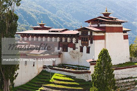 Trongsa Dzong, errichtet auf einem Bergsporn oberhalb der Schlucht des Flusses Mangde, ist die größte Festung Dzong in Bhutan.