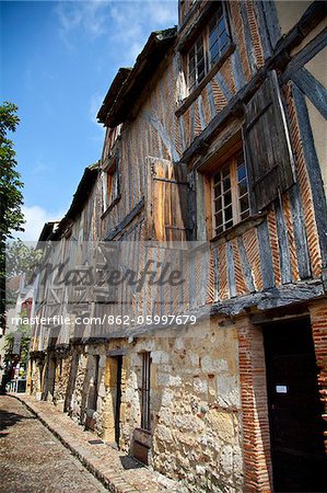 Mirpe Square, grenzt an den schönen mittelalterlichen Fachwerkhäusern. Das Gebiet wurde in den 70er Jahren vollständig restauriert. Bergerac, Aquitaine, Dordogne, Frankreich.