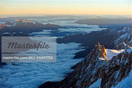 Europe, France, Alpes, Chamonix, Mont Blanc, Aiguille du Midi cable station de voiture Europe, France, Alpes, Chamonix, Mont Blanc, Aiguille du Midi cable station de voiture
