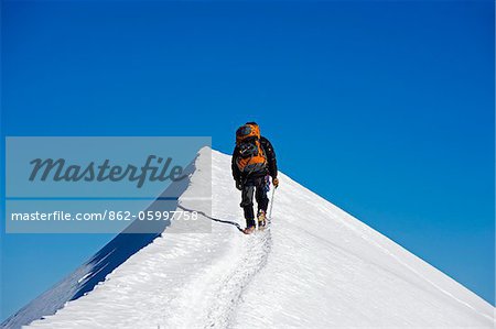 Grimpeur sur le Mont Blanc, Chamonix, (M.), les Alpes, France, Europe