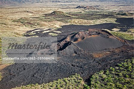 Andrew s Vulkan liegt auf die Barriere den unwirtlichen vulkanischen Höhenzug, der Turkana-See aus dem Suguta-Tal im Süden des Sees teilt. Dieser Vulkan war zuletzt aktiv am Ende des 19. Jahrhunderts.