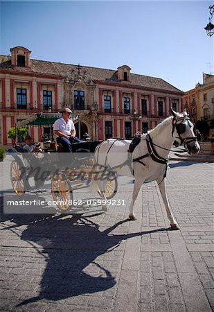 Spanien, Andalusien, Sevilla; -Kutschenfahrt in der Altstadt