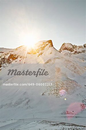 Luftbild von schneebedeckten Berg