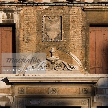 Insigne héraldique du dessus de porte de Venise.