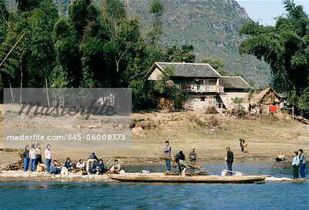 Scene on the banks of the River Li (Lijiang River), Guilin, China, December 1982