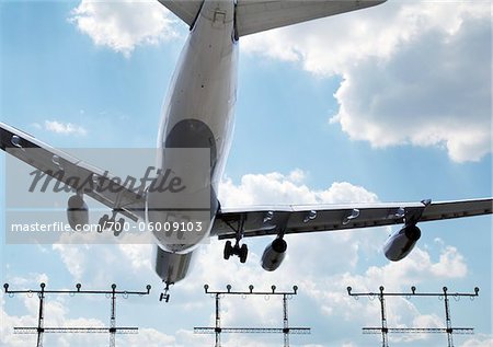 Flugzeug Landung am Flughafen