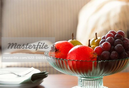 Assortiments de Fruits dans un bol de verre