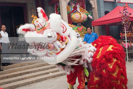 Danse du Lion au Tin Hau temple de Joss House bay célèbre le festival de Tin Hau, Hong Kong