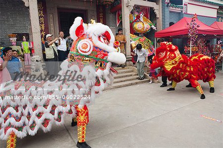 Danse du Lion au Tin Hau temple de Joss House bay célèbre le festival de Tin Hau, Hong Kong