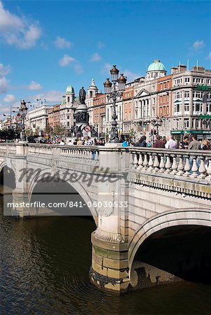 Fluss Liffey und die O' Connell Bridge, Dublin, Republik Irland, Europa