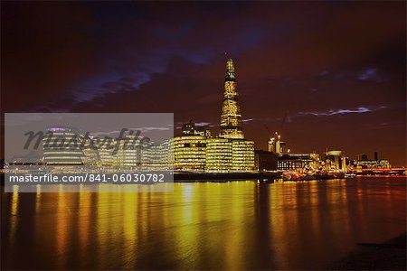Shard, Rathaus, mehr London Ort, Southwark Crown Court und HMS Belfast bei Nacht, London, England, Vereinigtes Königreich, Europa