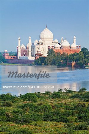 Taj Mahal, UNESCO World Heritage Site, across the Jumna (Yamuna) River, Agra, Uttar Pradesh state, India, Asia