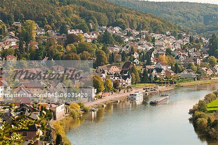 Blick auf den Fluss Neckar und Neckarsteinach aus Hinterburg Burg, Hessen, Deutschland, Europa