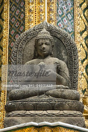Seated Buddha statue, Wat Phra Kaeo Complex (Grand Palace Complex), Bangkok, Thailand, Southeast Asia, Asia