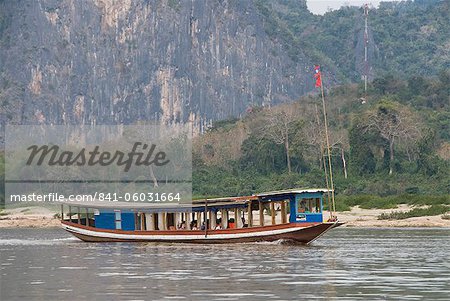 River boat on the Mekong River, Luang Prabang, Laos, Indochina, Southeast Asia, Asia