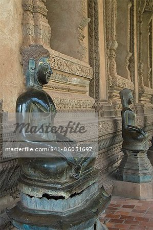 Statuen von Buddha, Haw Phra Kaew (Ho Phra Keo), Vientiane, Laos, Indochina, Südostasien, Asien