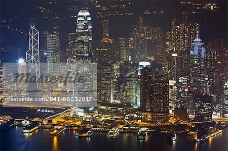 Vue grand angle centrale, du principal quartier financier, à la nuit, île de Hong Kong, Hong Kong, Chine, Asie