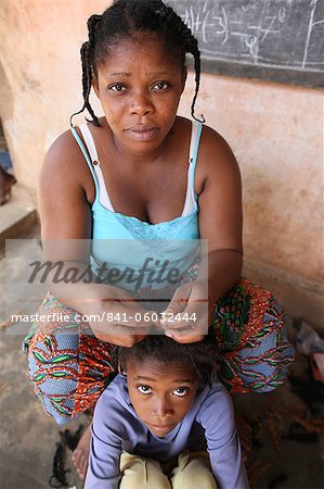 Salon De Coiffure A Domicile Lome Togo Afrique De L Ouest Afrique Photographie De Stock Masterfile Rights Managed Artiste Robertharding Code 841