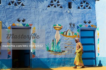 Nubian village peint près d'Assouan, en Égypte, en Afrique du Nord, Afrique