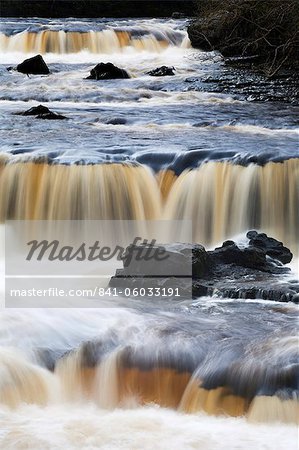 Upper Aysgarth Falls, Aysgarth, Yorkshire Dales, Yorkshire, Angleterre, Royaume-Uni, Europe