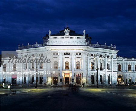 Burgtheater at night, patrimoine mondial UNESCO, Vienne, Autriche, Europe