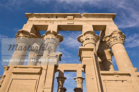 Der Kiosk des Trajan auf die Tempel von Philae, UNESCO World Heritage Site, Nubien, Ägypten, Nordafrika, Afrika