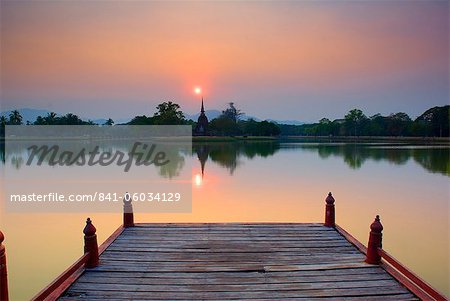 Wat Sa Si at dusk, Sukhothai Historical Park, UNESCO World Heritage Site, Sukhothai Province, Thailand, Southeast Asia, Asia