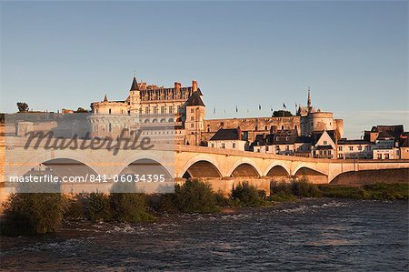 À la recherche dans l'ensemble de la Loire au château à Amboise, patrimoine mondial de l'UNESCO, Indre-et-Loire, vallée de la Loire, Centre, France, Europe