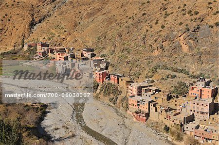 Maisons dans les montagnes de l'Atlas, vallée de l'Ourika, Maroc