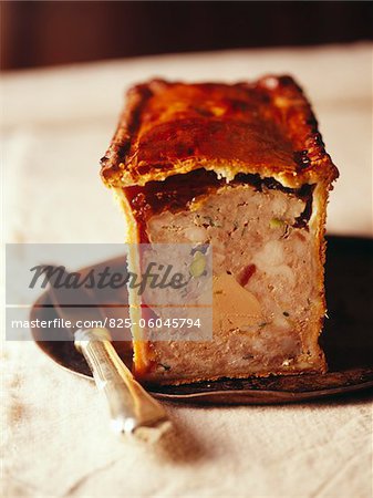 Tradionnal foie gras crust paté