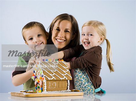 children baking