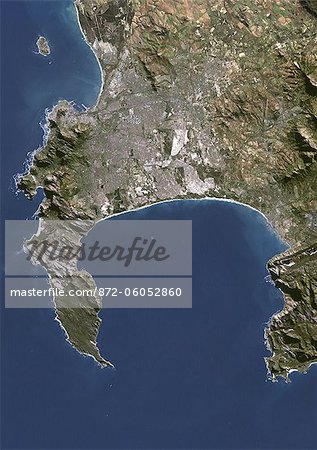 Cape Town, Afrique du Sud, véritable couleur Image-Satellite. Cape Town, Afrique du Sud. Image satellite des vraies couleurs de la ville de Cape Town. Composite de 2 images prise le 3 juin 2002 et le 13 juin 2000, à l'aide de données LANDSAT 7.