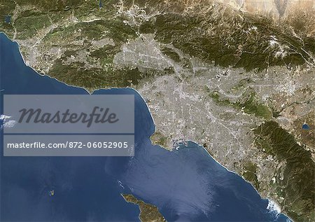 Image Satellite couleur à Los Angeles, Californie, Usa, vrai. Los Angeles, Californie, USA. Image satellite de couleurs de la ville de Los Angeles. Composite de 2 images prises le 24 avril & le 1er mai 2000, à l'aide de données LANDSAT 7.