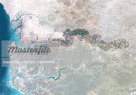 Gambia, Afrika, True Colour-Satellitenbild mit Maske. Satellitenaufnahme von Gambia (mit Maske). Dieses Bild wurde aus Daten von Satelliten LANDSAT 5 & 7 erworbenen zusammengestellt.