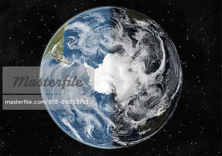 Monde centré sur le pôle Sud, True Image Satellite en couleurs. Image satellite de véritable couleur de la terre centrée sur le pôle Sud avec la couverture nuageuse, à l'équinoxe à 6 heures GMT. Cette image dans une projection orthographique a été compilée à partir de données acquises par les satellites LANDSAT 5 & 7.