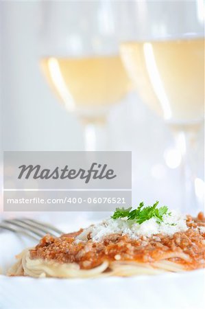 Spaghetti with bolognese sauce and white wine