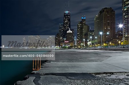 Image of the Chicago downtown lakefront at night.