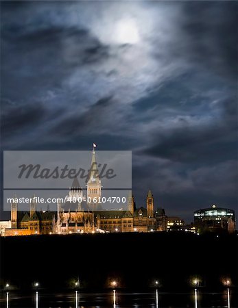 May 5, 2012: Super moon over the canadian Parliament at night.