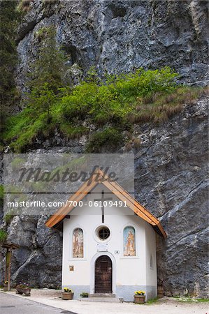 Église à Gorge Serrai di Sottoguda, Malga Ciapela, Province de Belluno, Vénétie, Italie