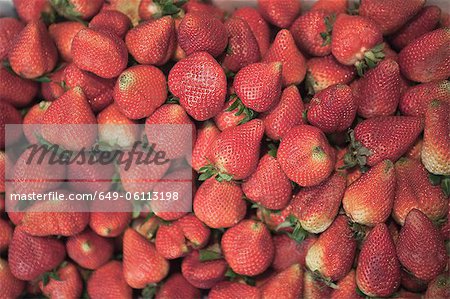 Gros plan des tas de fraises