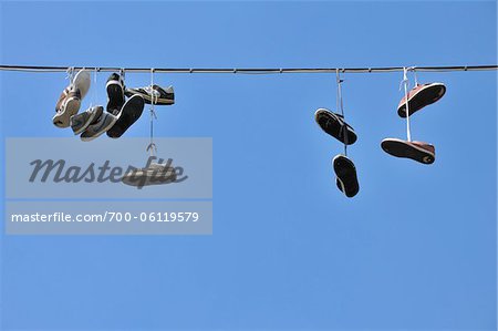 Chaussures suspendu sur la ligne, Bade-Wurtemberg, Allemagne