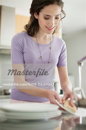 Frau Abwasch in der Küche