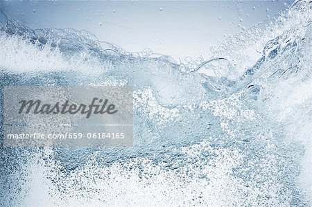Wasser mit flüssigem Schaum Abwasch Wasser mit flüssigem Schaum Abwasch