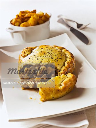 Lamp pasty with mint, sliced (England)